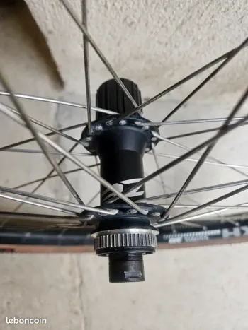 Used Dt Swiss Shimano XT DH-UR708-3D bike — image 4 of 8