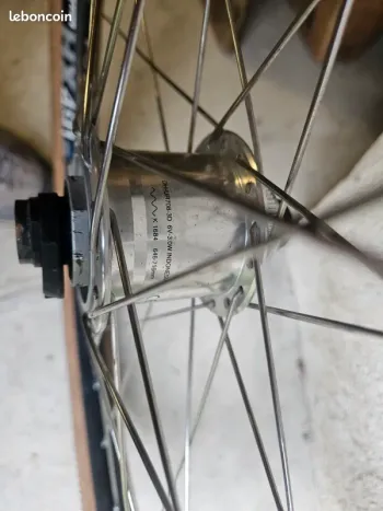 Used Dt Swiss Shimano XT DH-UR708-3D bike — image 2 of 8