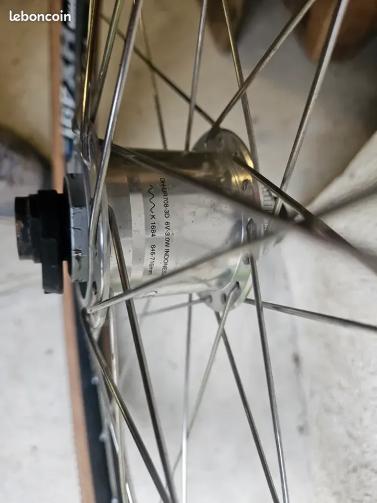 Used Dt Swiss Shimano XT DH-UR708-3D bike — image 2 of 8