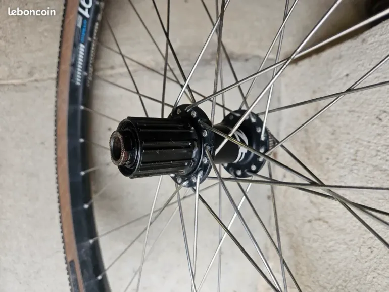 Used Dt Swiss Shimano XT DH-UR708-3D bike — image 5 of 8
