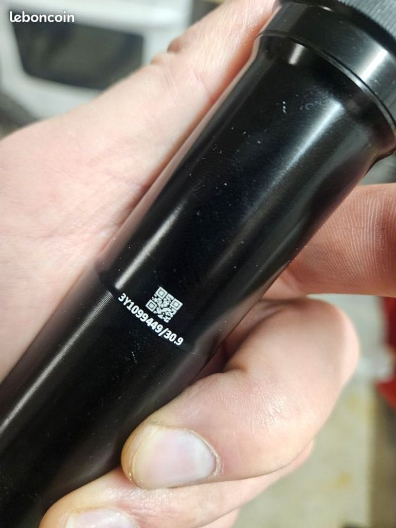 Used Bikeyoke Divine 125 mm Dropper Post 2023 bike — image 3 of 8