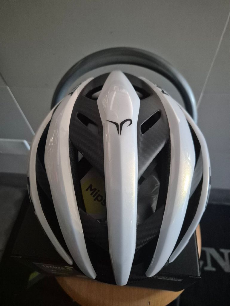 Gebrauchtes MET Trenta 3K Carbon Helmet 2026 bike — Bild 4 von 6