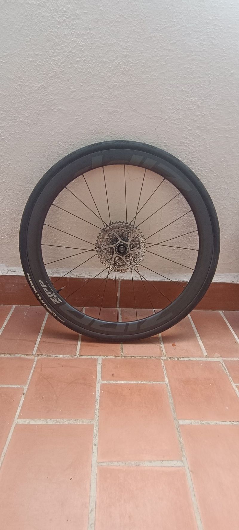 Used Zipp 303 S 2025 bike — image 2 of 4