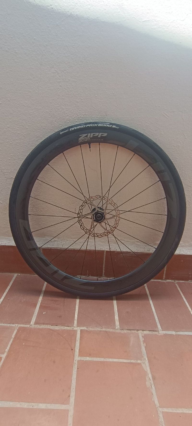 Used Zipp 303 S 2025 bike — image 4 of 4