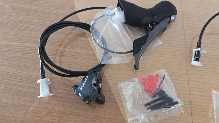 Tweedehands Shimano GRX 810 Levers & Hydraulic Brakes Pair bike — afbeelding 7 van 12