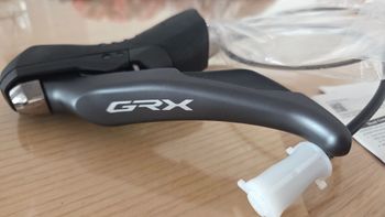 Tweedehands Shimano GRX 810 Levers & Hydraulic Brakes Pair bike — afbeelding 3 van 12