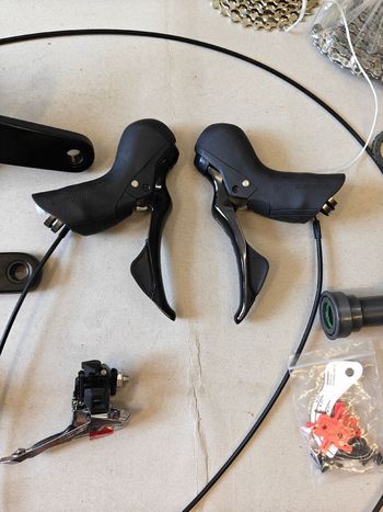 Tweedehands Shimano 105 Groupset disc 12v 2026 bike — afbeelding 3 van 6