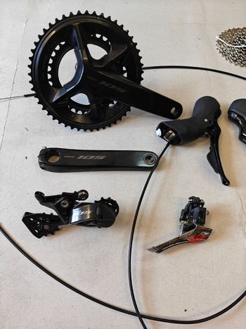 Tweedehands Shimano 105 Groupset disc 12v 2026 bike — afbeelding 2 van 6