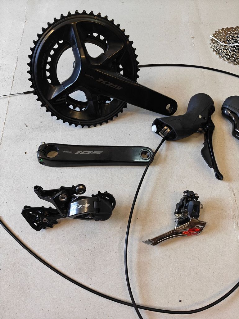 Tweedehands Shimano 105 Groupset disc 12v 2026 bike — afbeelding 2 van 6