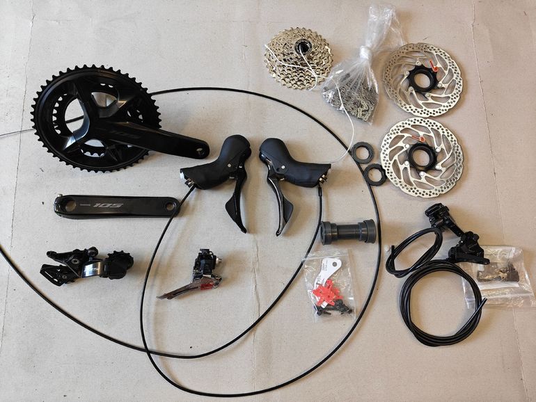 Tweedehands Shimano 105 Groupset disc 12v 2026 bike — afbeelding 1 van 6