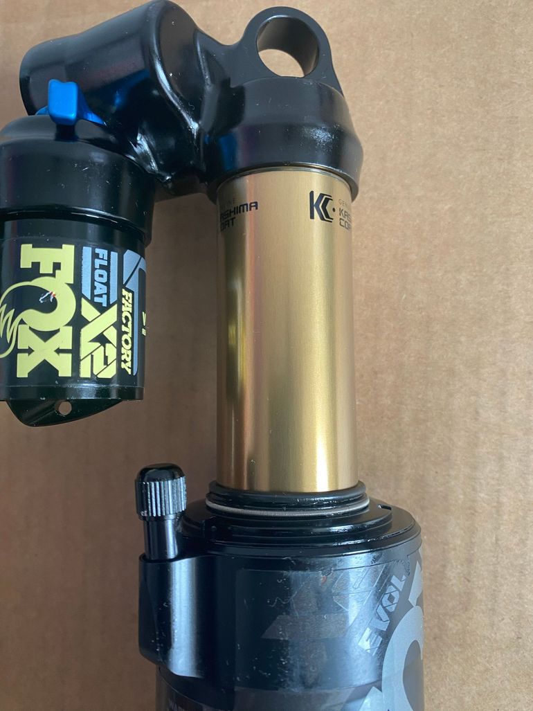 Used Fox X2 Factory Air Shock with Kashima Coating 2025 bike — image 5 of 10