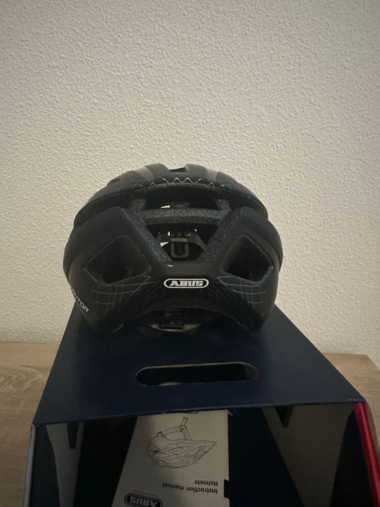 Used ABUS Viator Helmet M Size 2025 bike — image 4 of 6