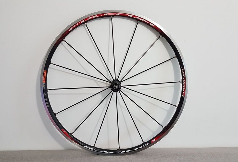 Używany Fulcrum Racing 1 Clincher Rim brake front wheel bike — zdjęcie 2 z 9
