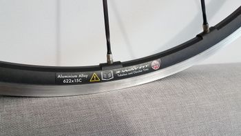 Używany Fulcrum Racing 1 Clincher Rim brake front wheel bike — zdjęcie 6 z 9