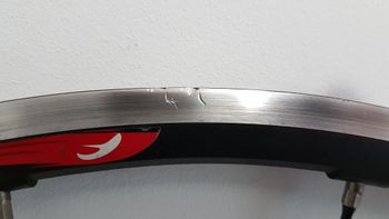 Używany Fulcrum Racing 1 Clincher Rim brake front wheel bike — zdjęcie 8 z 9