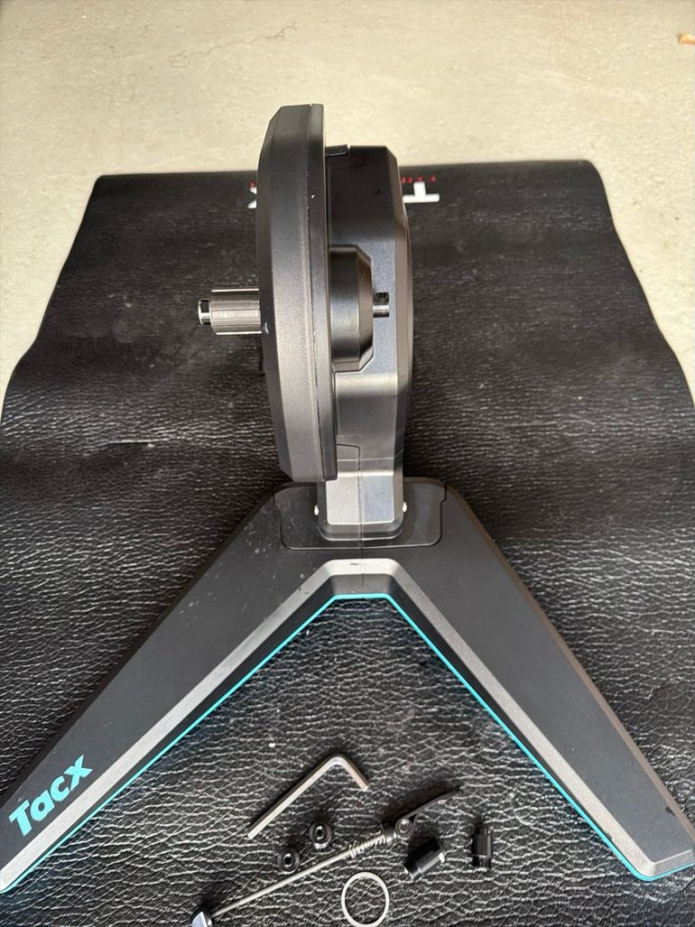 Used Tacx Flux 2 Rollentrainer 2025 bike — image 7 of 11