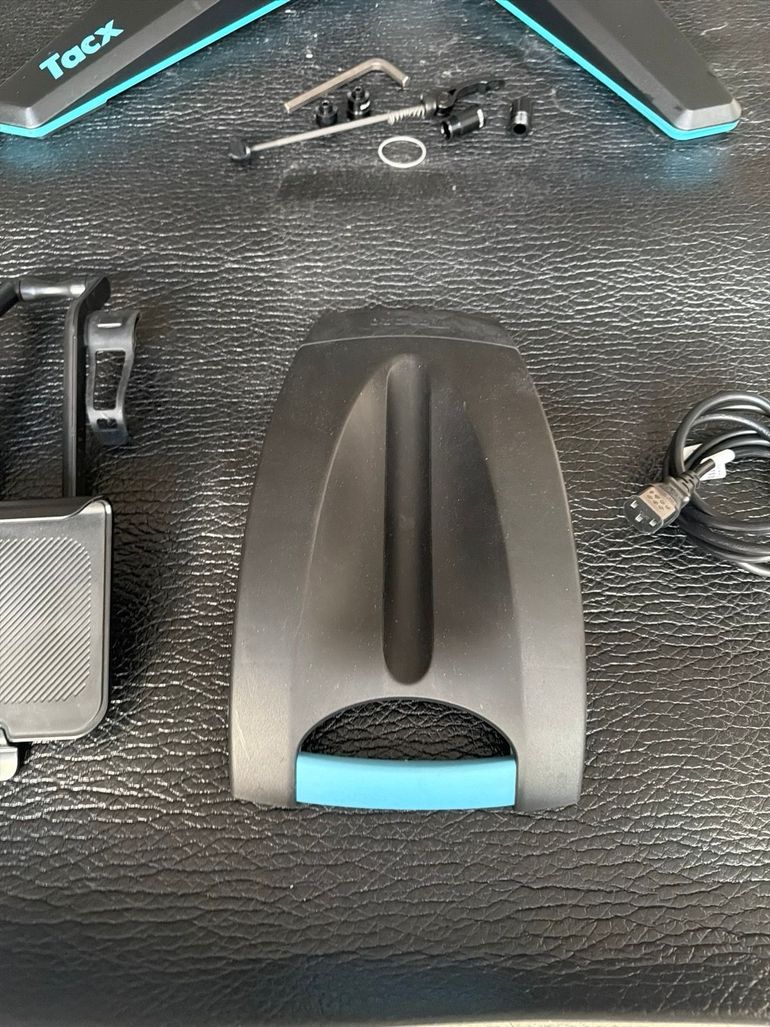 Used Tacx Flux 2 Rollentrainer 2025 bike — image 2 of 11
