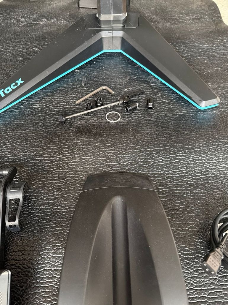 Used Tacx Flux 2 Rollentrainer 2025 bike — image 5 of 11