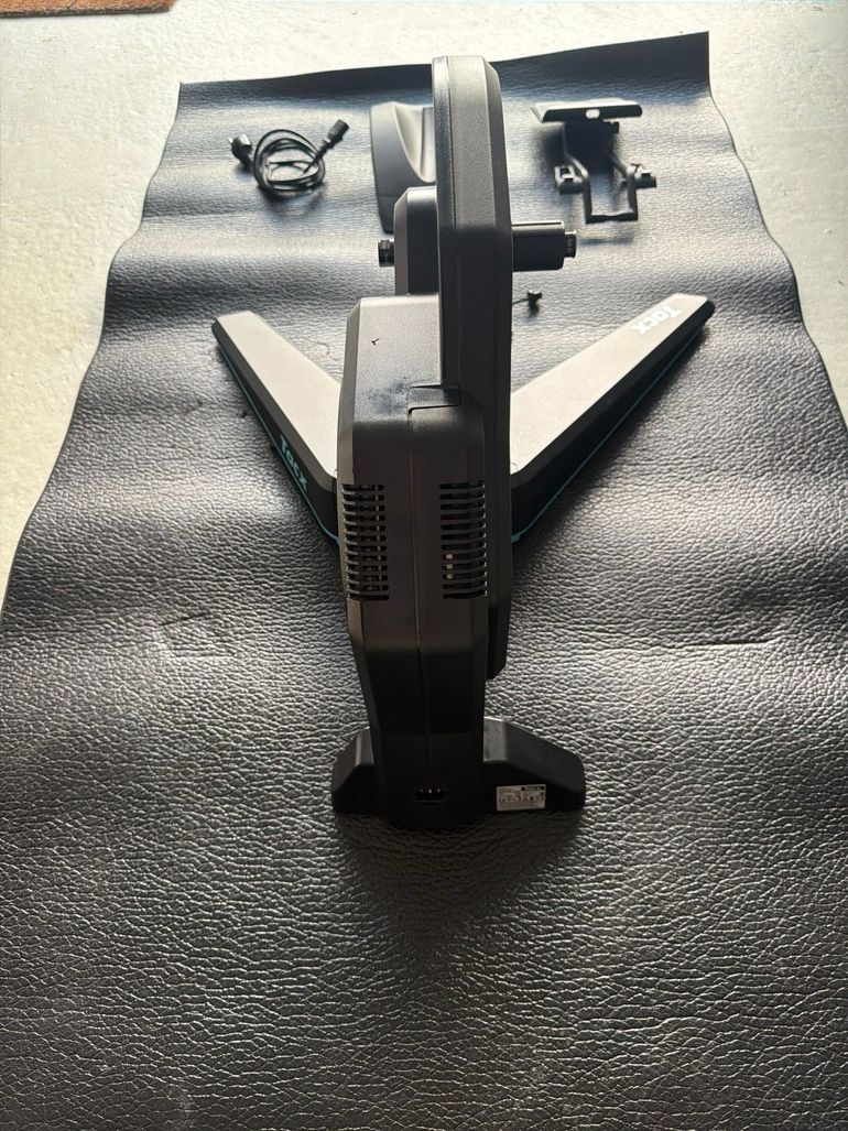 Used Tacx Flux 2 Rollentrainer 2025 bike — image 10 of 11