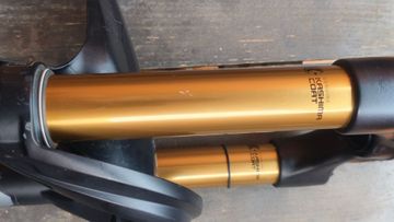 Fox 36 Factory GRIP2 2023 bike usato — immagine 10 di 13