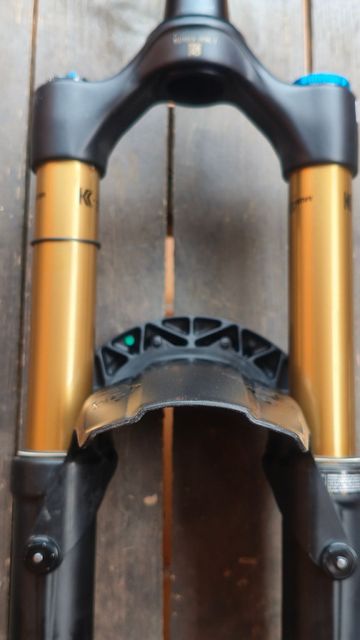 Fox 36 Factory GRIP2 2023 bike usato — immagine 6 di 13