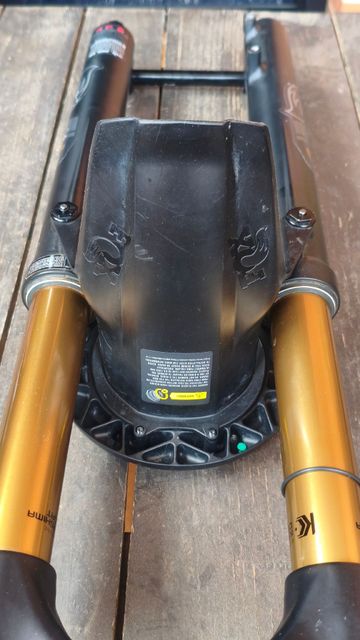 Fox 36 Factory GRIP2 2023 bike usato — immagine 9 di 13