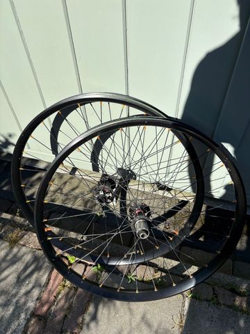 Brugt Novatec 27, 5”+ Wielset Orange Wheels