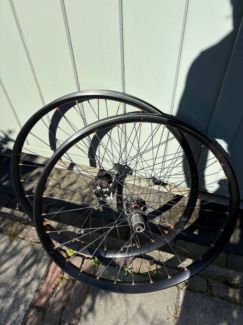 Used Novatec 27, 5”+ Wielset Orange Wheels
