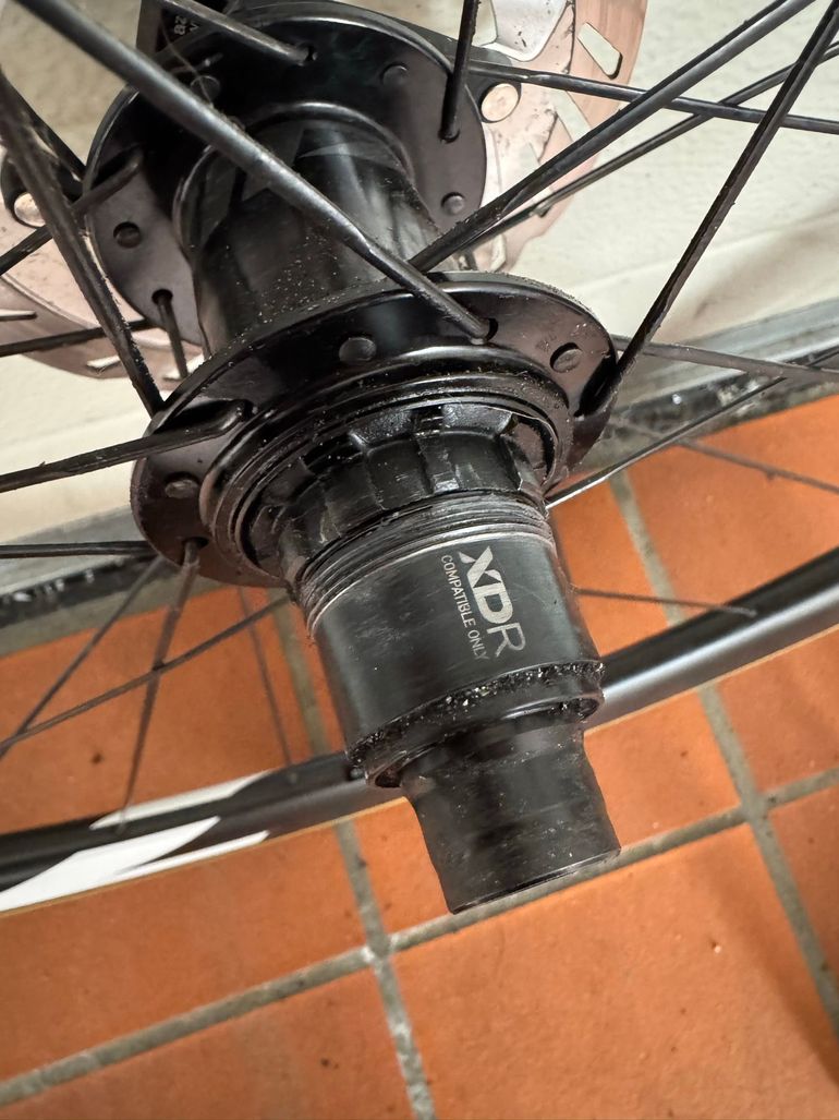 Zipp 303S Tubeless Disc Brake Wheelset 2023 bike d'occasion — image 3 sur 3