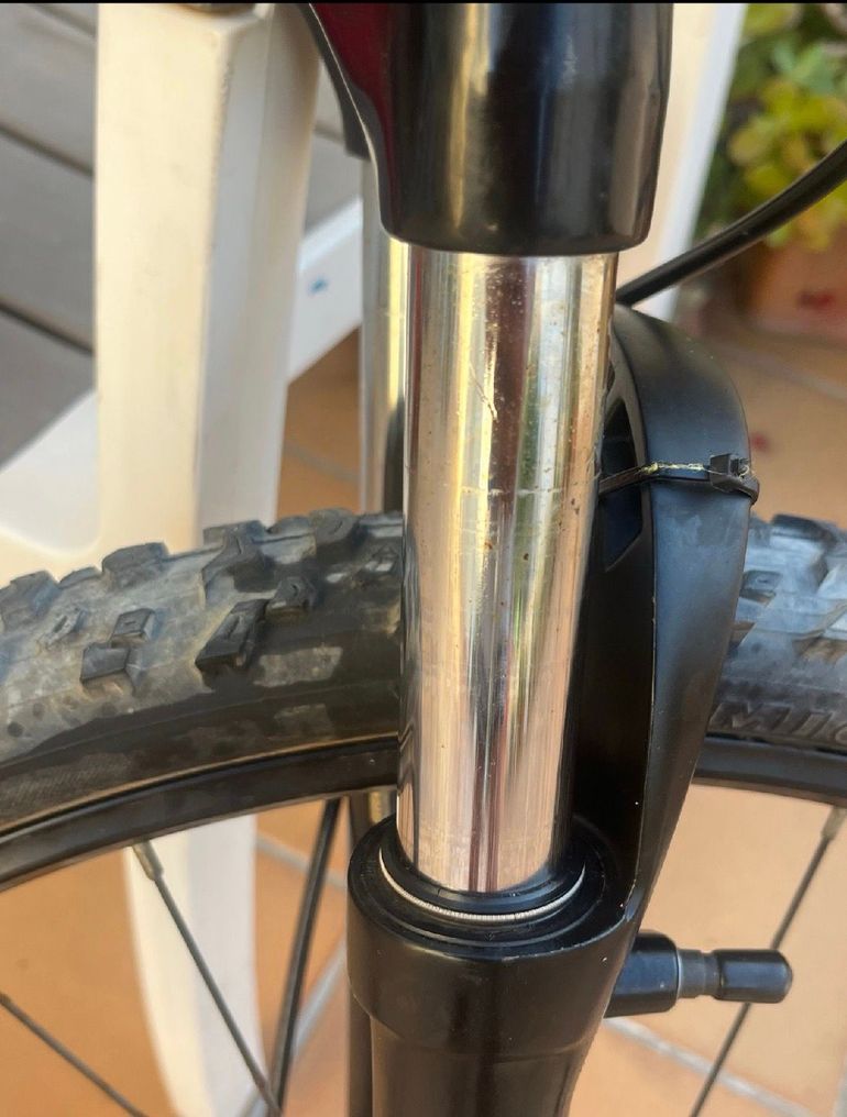 RockShox Dart 2 Suspension Fork bike d'occasion — image 2 sur 3