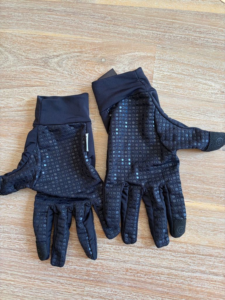 Used Universal Colours Mono Lightweight Gloves bike — image 2 of 2