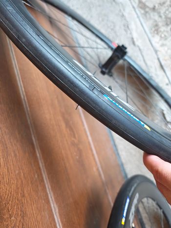 Used Zipp 303 S Carbon Tubeless Disc Brake Wheelset 2025 bike — image 4 of 12