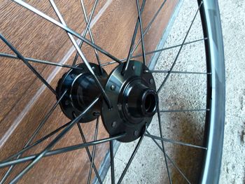 Used Zipp 303 S Carbon Tubeless Disc Brake Wheelset 2025 bike — image 10 of 12