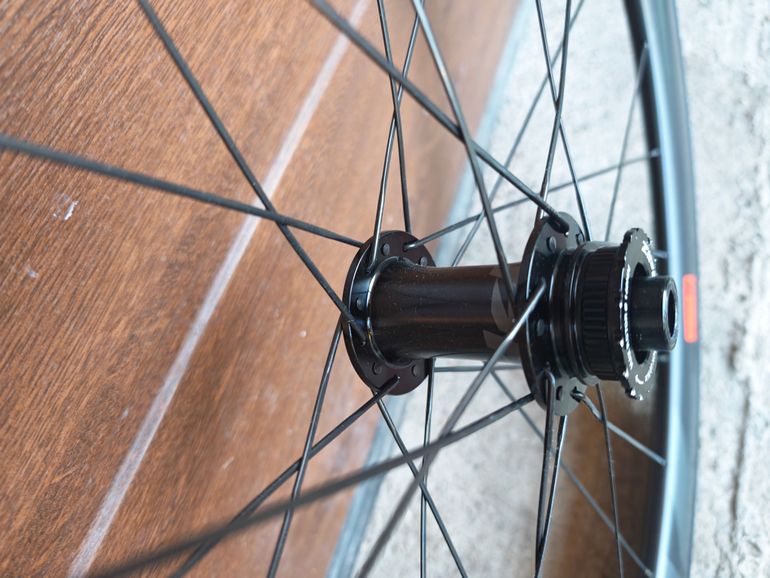 Used Zipp 303 S Carbon Tubeless Disc Brake Wheelset 2025 bike — image 7 of 12