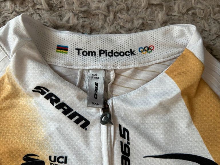 Used Q36.5 Tom Pidcock Gold Edition 2025 bike — image 4 of 4