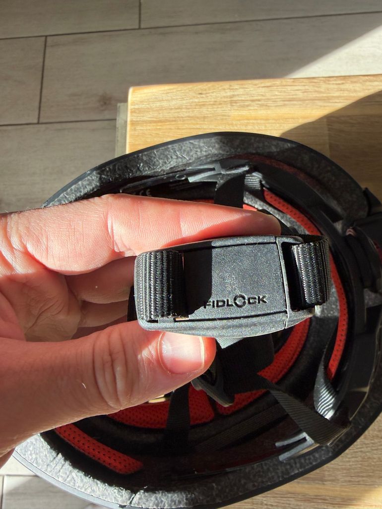 Newlane Flip-Clip Helmet bike de segunda mano — imagen 7 de 7