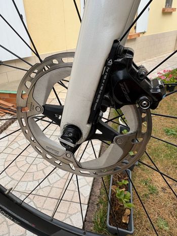 Tweedehands Shimano 105 Di2 2025 bike — afbeelding 2 van 6