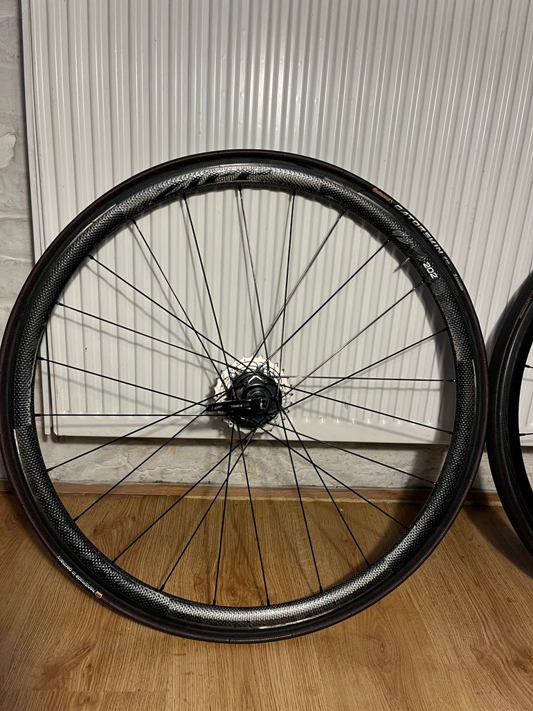 Used Zipp 202 Tubular Wheelset 2018 bike — image 7 of 8