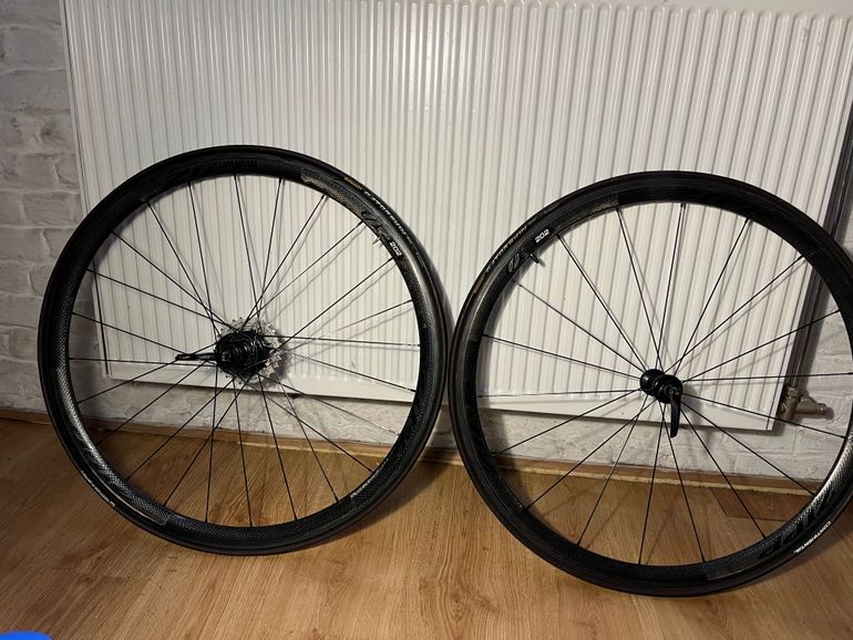 Used Zipp 202 Tubular Wheelset 2018 bike — image 6 of 8