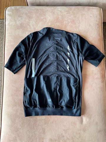 Tweedehands MAAP Evade Pro Jersey Black 2026 bike — afbeelding 3 van 3