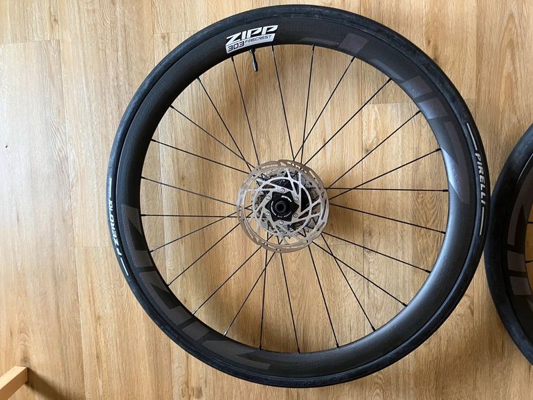 Pirelli Zipp 303 Firecrest bike d'occasion — image 2 sur 5