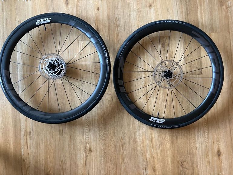 Pirelli Zipp 303 Firecrest bike d'occasion — image 1 sur 5