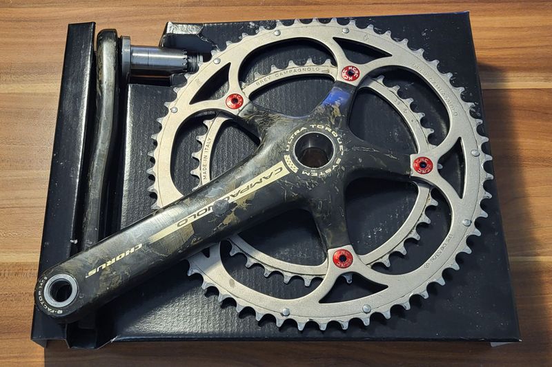 Used Campagnolo Chorus Crankset 10 speed Drivetrain & Pedals