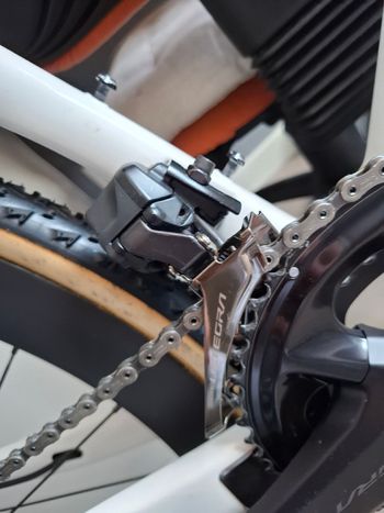 Used Shimano Ultegra R8170 Di2 12-speed Groupset 2026 bike — image 3 of 9