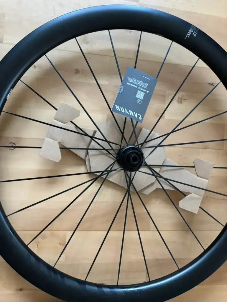 Canyon ED 42 CF Carbon Disc Laufradsatz 2026 bike d'occasion — image 2 sur 4