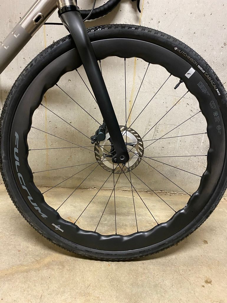 Fulcrum Soniq 42 Carbon Wheelset 2025 bike d'occasion — image 2 sur 4