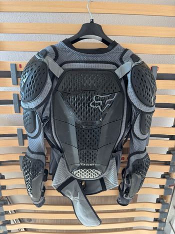 Used Fox Racing Protektorjacke Titan Sport 2024 bike — image 2 of 5