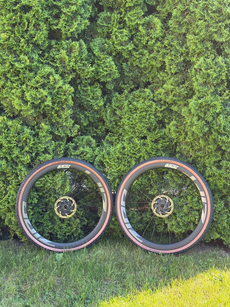 Zipp 303 Firecrest Tubeless Disc 2022 bike d'occasion — image 1 sur 6