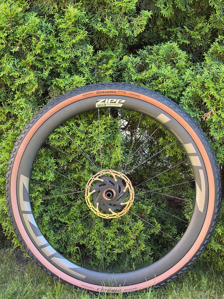 Zipp 303 Firecrest Tubeless Disc 2022 bike d'occasion — image 3 sur 6