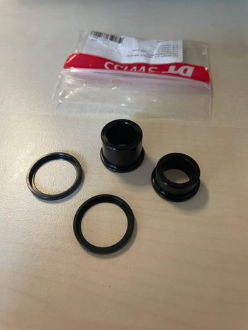 Used Dt Swiss Moyeu 350/370 Disc Brake Conversion Kit 12x100mm bike — image 2 of 2